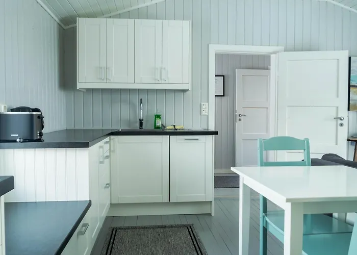 Buodden Rorbuer - Fisherman Ferienhaus *